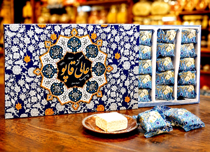 گز ۶۸٪ مخلوط بادام و پسته اصیل اصفهان | ۷۰۰گرمی
